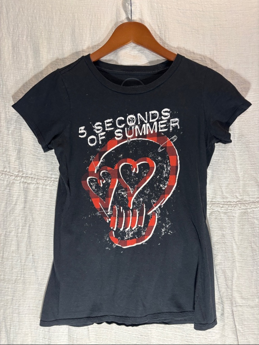 5 Seconds Of Summer Black Tee with Red Skull Design